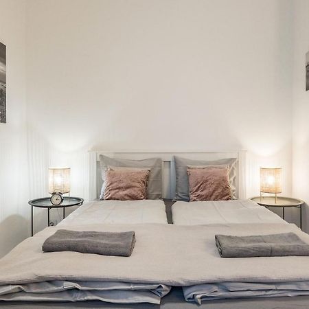 Industrial Fantasy Apartment Budapest Extérieur photo