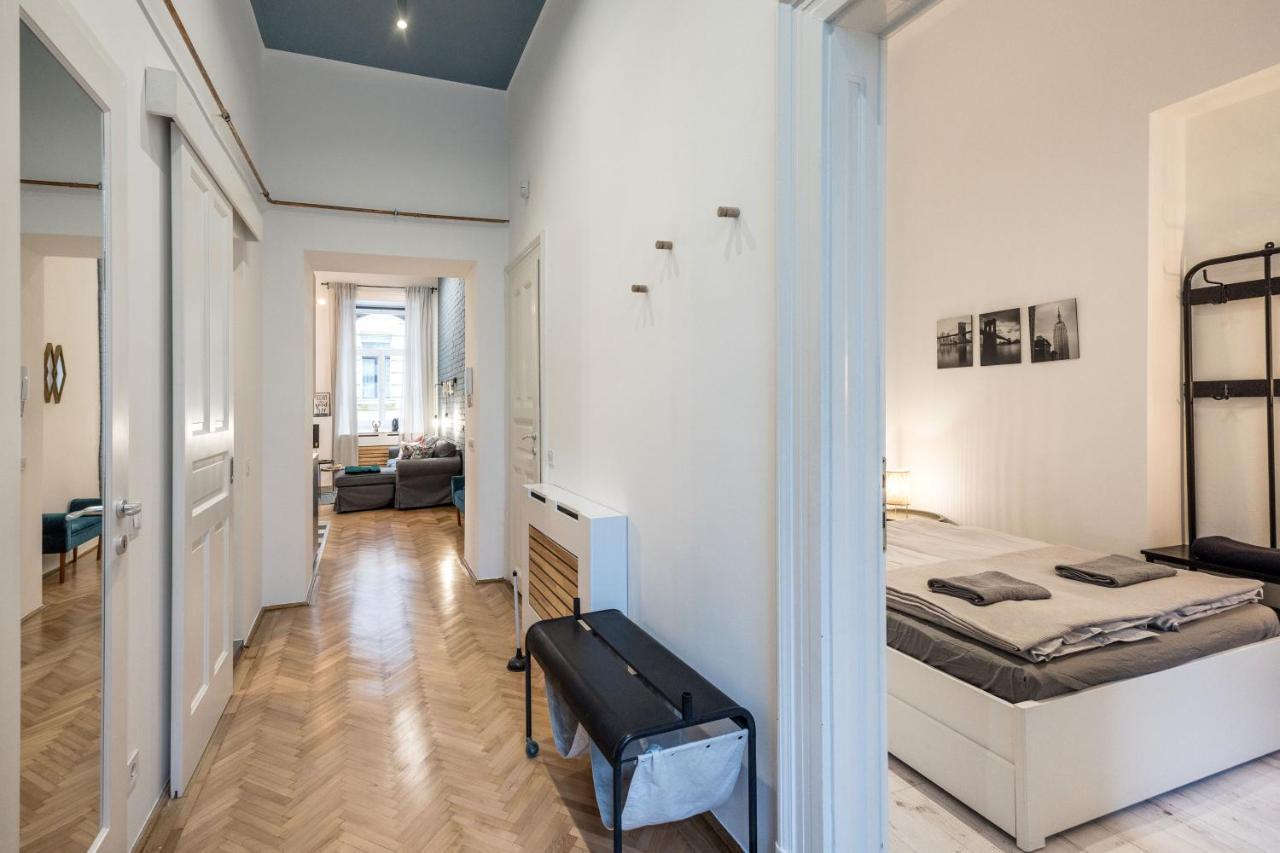 Industrial Fantasy Apartment Budapest Extérieur photo